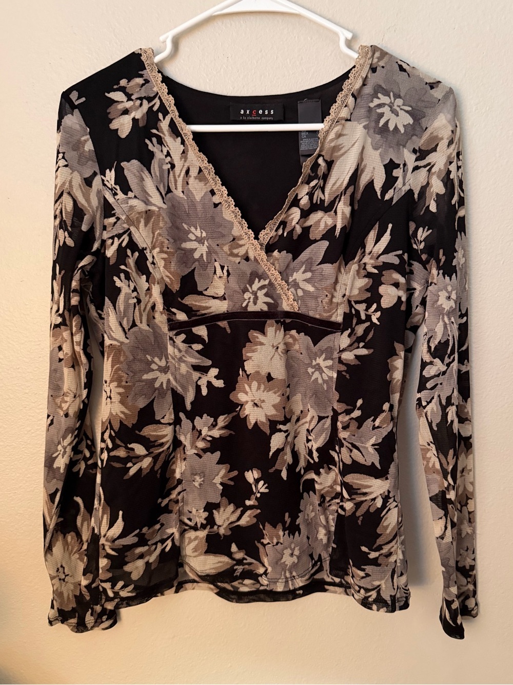 AXCESS Black Floral Lace-Trim V-Neck Long Sleeve Top Y2K Whimsigoth Women’s L